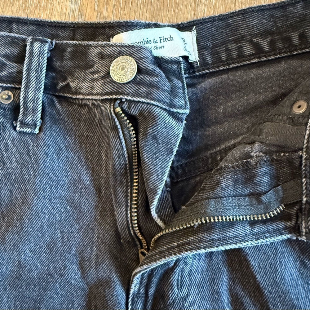 Abercrombie & Fitch Curve Love Charcoal Jean Shorts - Picture 4 of 12